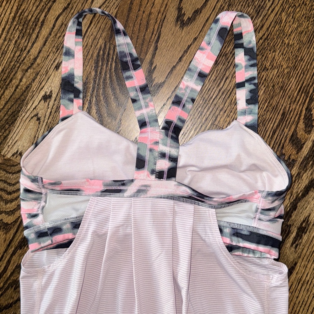 Lululemon pink tank with built-in sports bra. Tightens at the bottom Size 6 - Picture 4 of 8